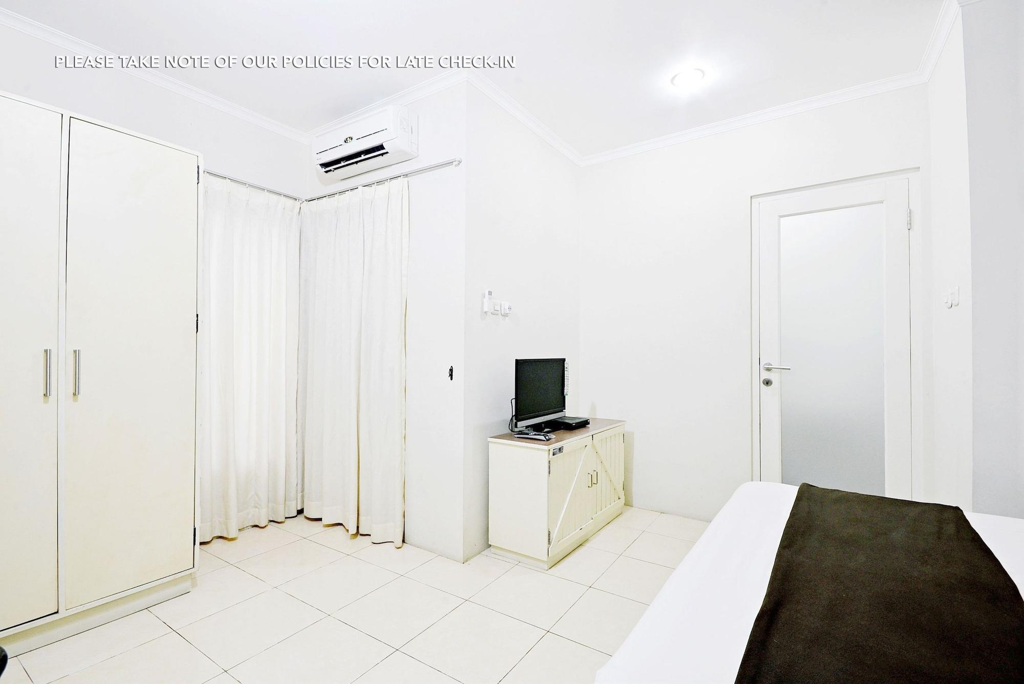 Zen Rooms Mampang Prapatan Джакарта Экстерьер фото