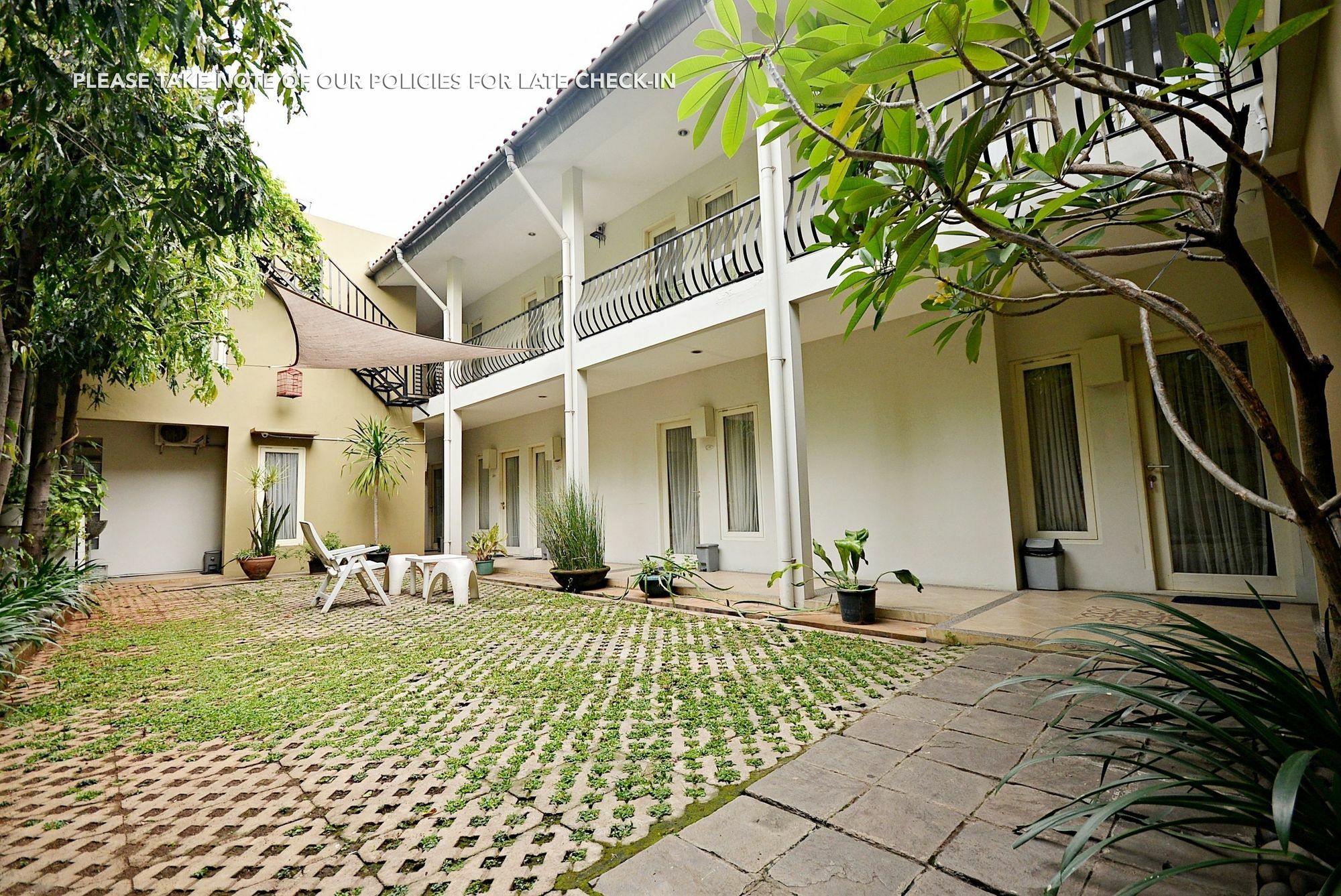 Zen Rooms Mampang Prapatan Джакарта Экстерьер фото